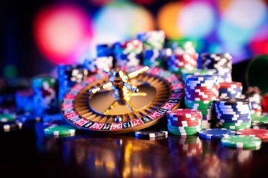 Dragon Tiger betting interface on bomtoto showing odds and payout structure